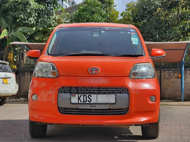 Toyota Porte 1.5 AWD 2012 Orange - 1