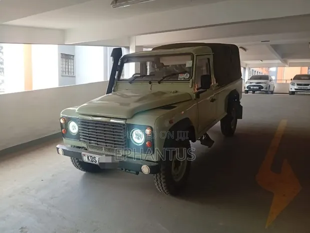 Land Rover Defender Puma 110 2.4 TD 2010 - 1