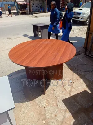 Boss Office Products Meza ya Mkutano ya Mviringo (Ya Watu 4)