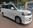 Toyota Voxy X 2WD 8-Seater 2002 White - 3