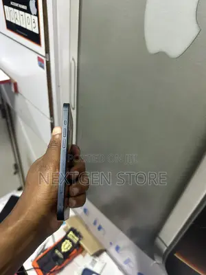 Apple iPhone 13 128GB Blue