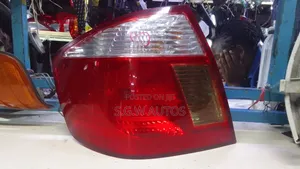 Taa ya Nyuma ya Toyota Premio 240 (2002) - Imetoka Japan