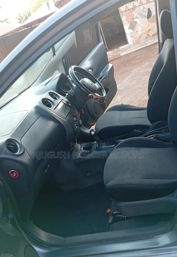 Nissan Note 2013 Kijivu - 1