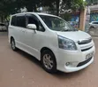 Toyota Noah 2009 Nyeupe - 3