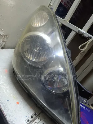 Toyota Wish 2003 Headlight (Ex-Japan)