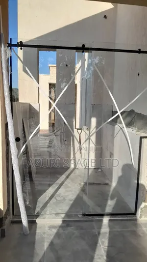 Shower Glass Partition - Cubicle
