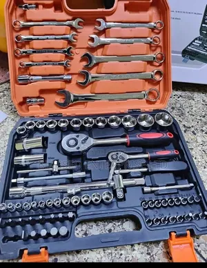 Heavy Duty 82 Piece Socket Wrench Set