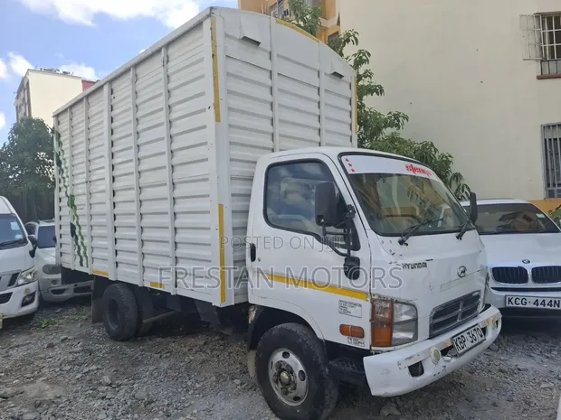 2011 Hyundai H350 Mini Truck - 1