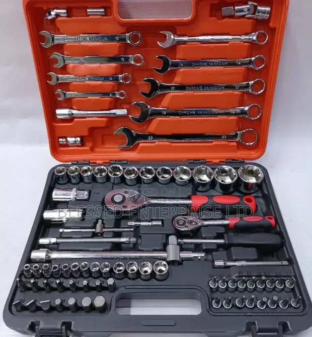 82 Piece Commercial Socket Wrench Set - 1