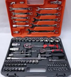 82 Piece Commercial Socket Wrench Set