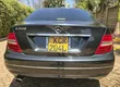 Mercedes-Benz C200 2011 Nyeusi - 2