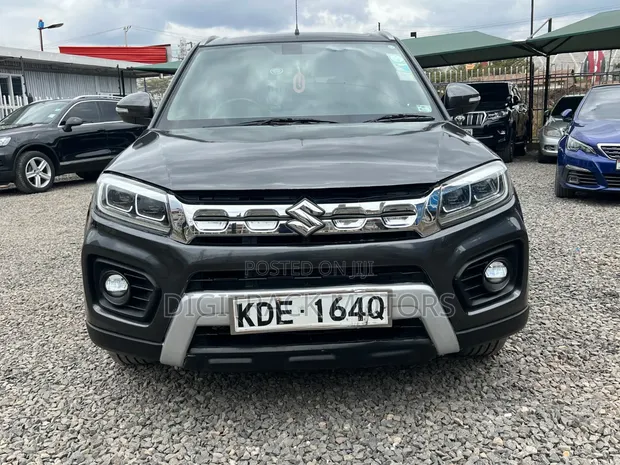 Suzuki Vitara Brezza 2021 Black - 1