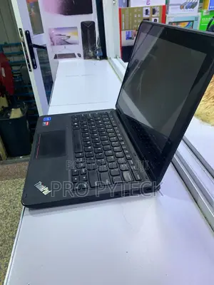 Lenovo Yoga 11e 8GB RAM 256GB SSD Intel Core i5 (7th Gen)
