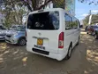 Toyota HiAce 2013 Nyeupe - 1