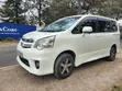 Toyota Noah 2012 Nyeupe - 2