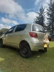 Toyota Vitz 2005 Dhahabu - 5