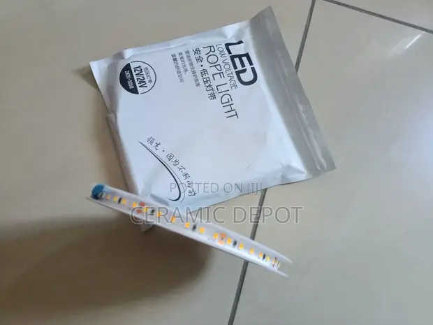 Mwanga wa LED Strip Nyeupe ya Joto 3000K - 24V, Roli ya 10m - 1