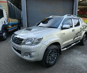 Toyota Hilux Double Cabin 2013