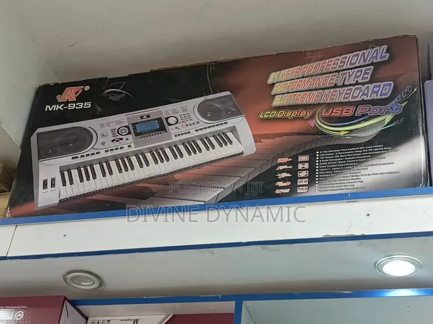 MK 935 Electronic Keyboard - 61 Keys - 1