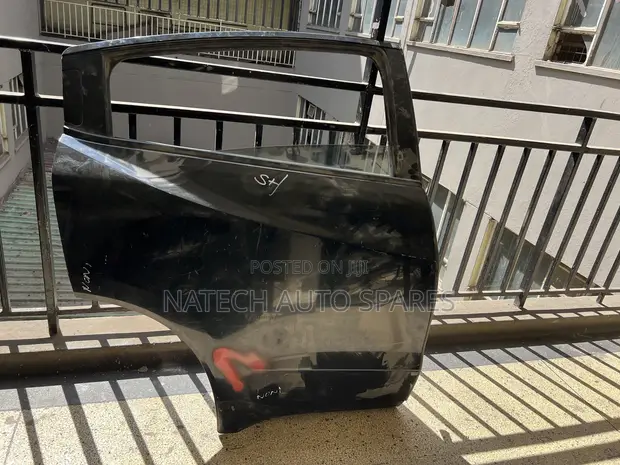 Honda Vezel Rear Door (2015-2018) - 1