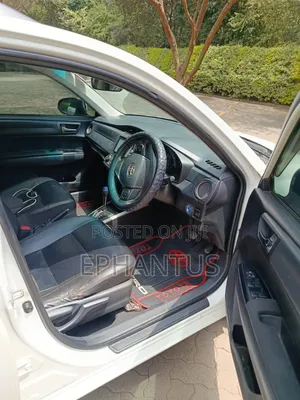 Toyota Corolla Fielder 1.5 Hybrid FWD 2014