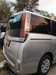 Toyota Noah 2018 Kijivu - 4