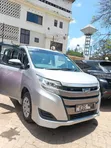 Toyota Noah 2018 Kijivu - 5