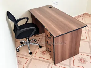 Kikao cha Ofisi cha Kisasa cha Mtendaji na Kisanduku cha Droo na Kiti cha Ergonomic