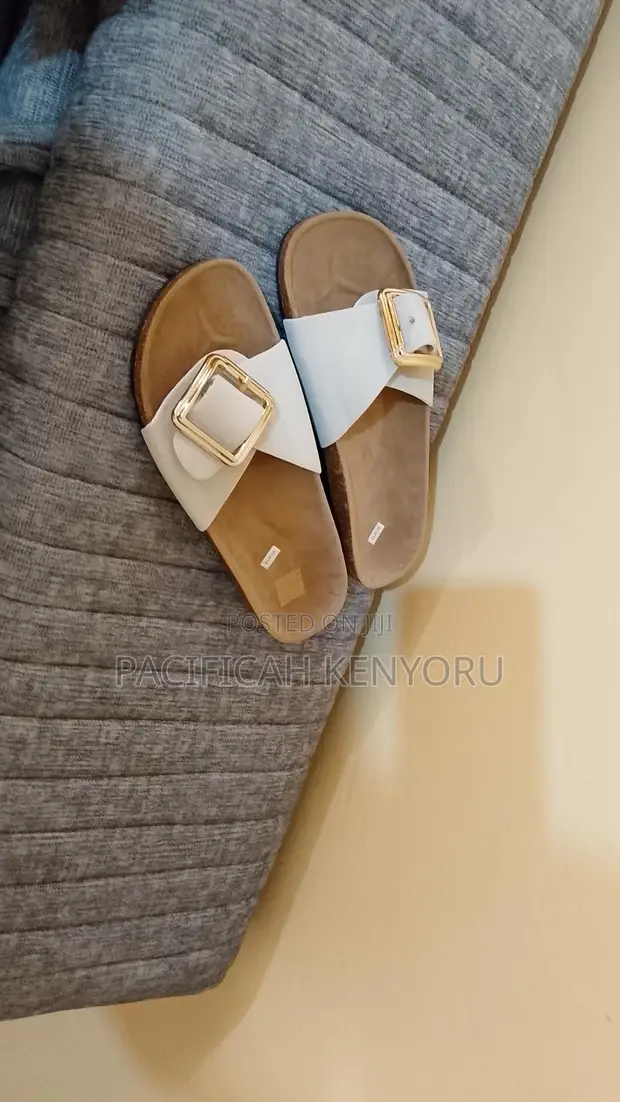 Comfortable Elegant Multicolour Sneakers - 1