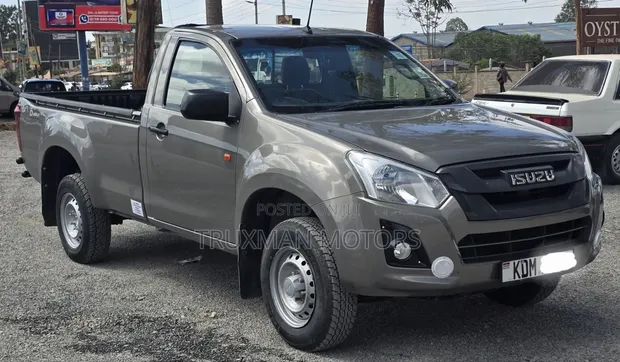 Isuzu D-MAX 2023 Silver - 1