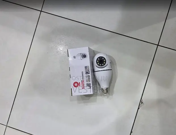 V380 Pro Auto-Tracking 1080P Light Bulb Security Camera - 1