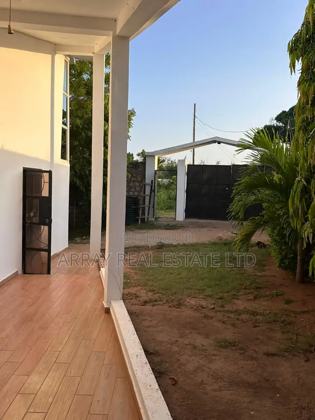 Furnished 4-Bedroom Maisonette with Pool in Malindi - 1