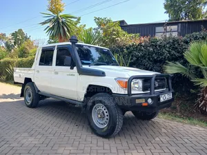 Toyota Land Cruiser Double Cab 2014