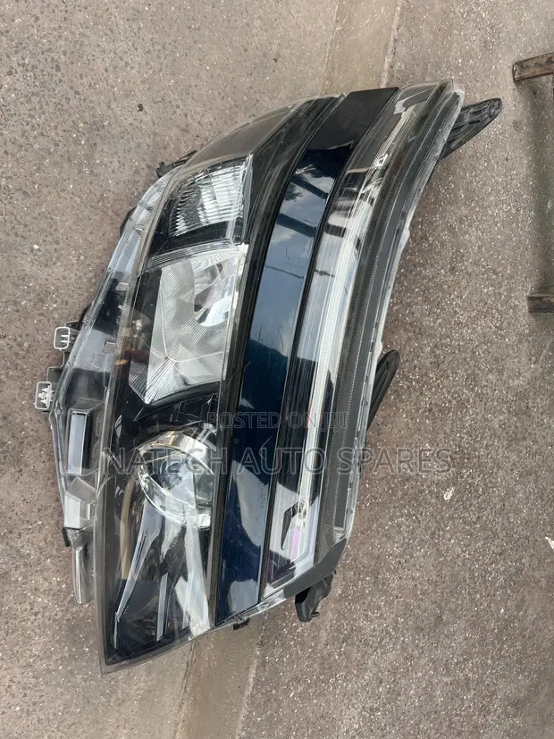 Toyota Voxy Headlight (2015) - Slightly Repaired - 1