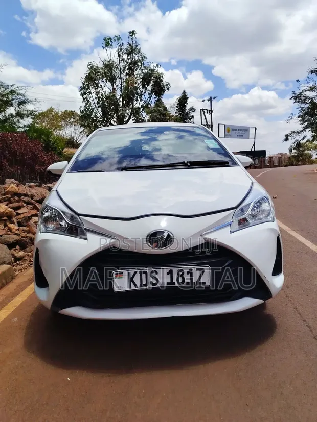 Toyota Vitz 2017 White - 1