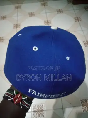 Kofia ya New Era Bluu yenye Logo