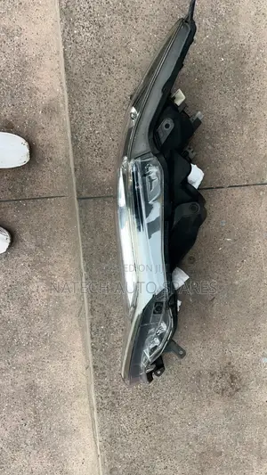 Taa ya Mbele ya Toyota Harrier (Iliyotumika, Imerekebishwa)