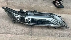 Taa ya Mbele ya Toyota Harrier (Iliyotumika, Imerekebishwa)