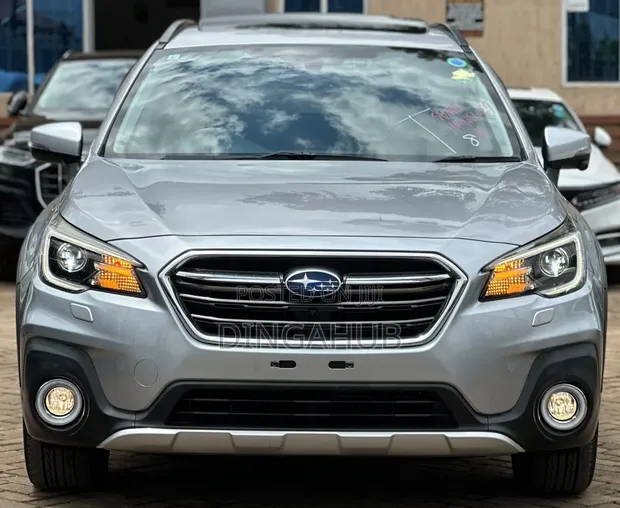 Subaru Outback 2.5i Premium AWD 2019 Silver - 1