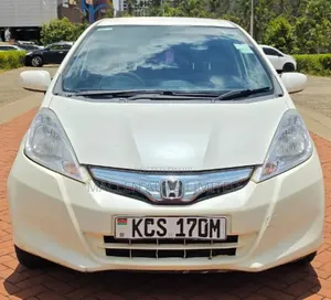 Honda Fit Hybrid 2012