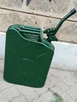 Jerrycan ya Mafuta Inayobebeka na Ncha ya Kumwagia - 2