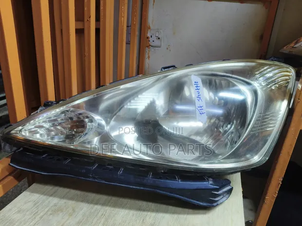 Honda Fit/Shuttle 2012 Headlight (Non-Xenon) - 1