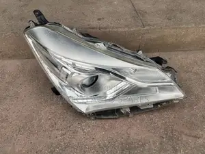 Toyota Vitz 2017 Headlight