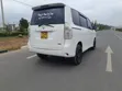 Toyota Voxy 2010 Nyeupe - 2