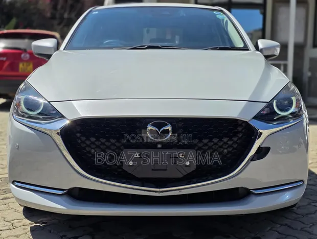 Mazda 2 2020 White - 1