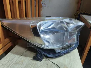 Toyota Ractis 2012 Headlight
