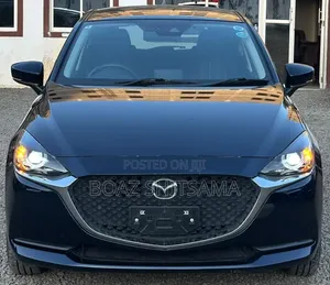 Mazda 2 2020 Nyeusi