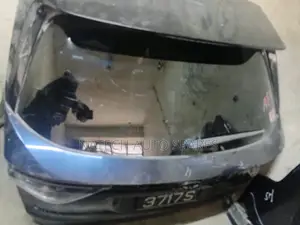 Toyota Harrier Boot Kamili (Umeme)