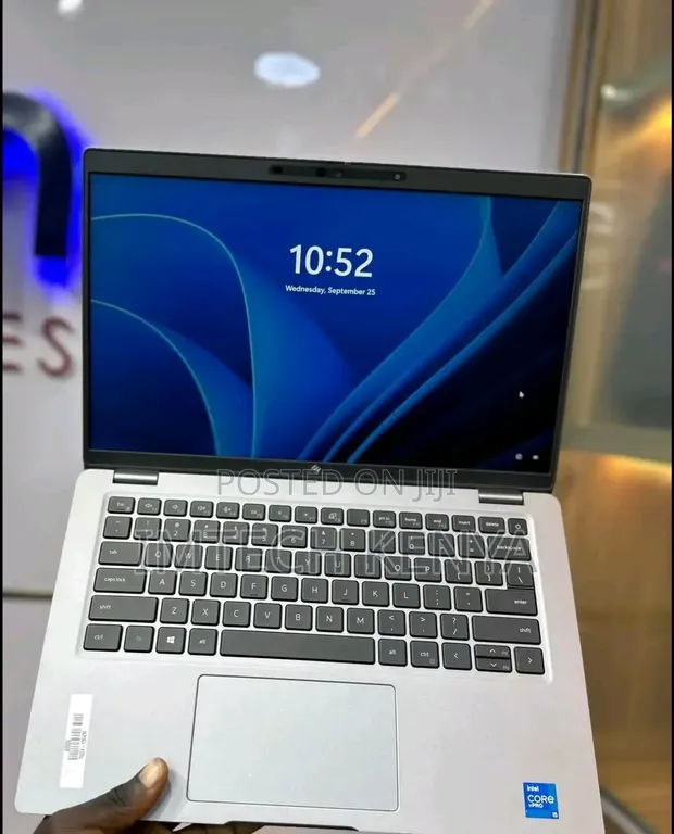 Dell Latitude 5420 Laptop - Core i5, 8GB RAM, 256GB SSD - 1