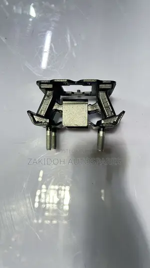 Toyota Mark X/Crown Engine Mounting (12371-OP090)
